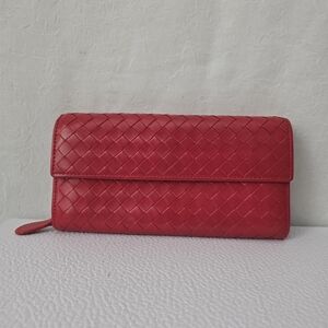 Elegant Red Woven Women's Clutch